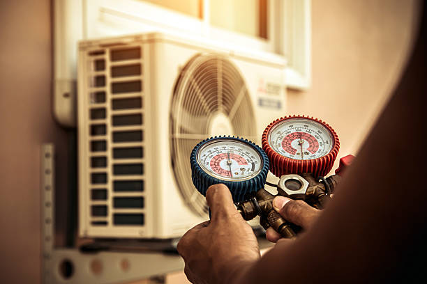 Professional Hvac technician working in Atherton, CA
